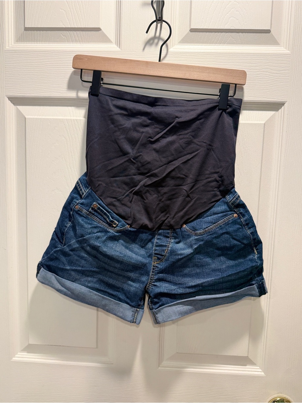 Levi Strauss Signature Maternity Denim Shorts NWOT-Stretch-Women’s Size Small - Picture 2 of 7